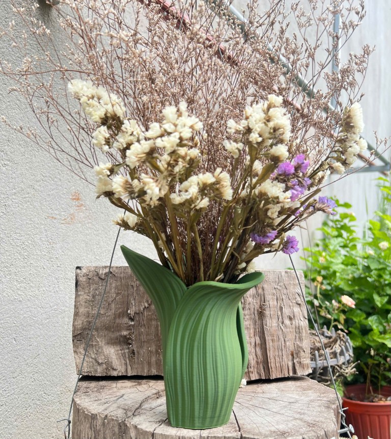 Bình hoa Chiếc Lá